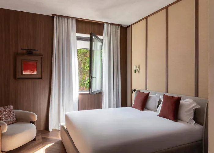 Naman Hotellerie - Condotti 4* Roma