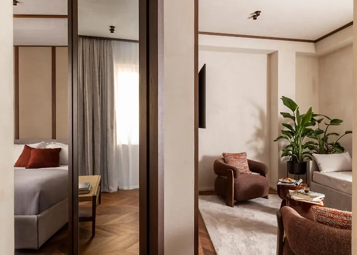 Gasthuis Naman Hotellerie - Condotti Rome