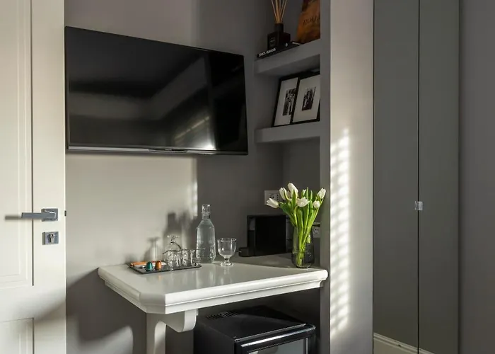 Naman Hotellerie - Condotti 4*