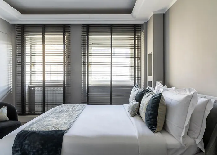 Naman Hotellerie - Condotti 4* Roma