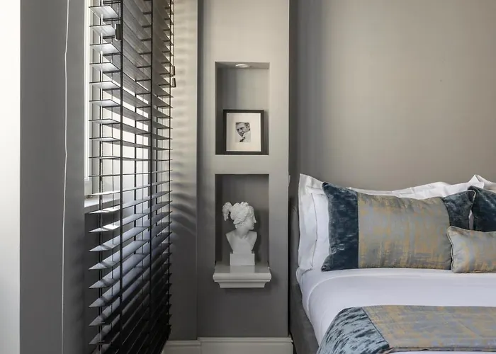 Naman Hotellerie - Condotti 4* Roma
