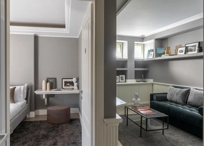 Naman Hotellerie - Condotti Casa de hóspedes 4*