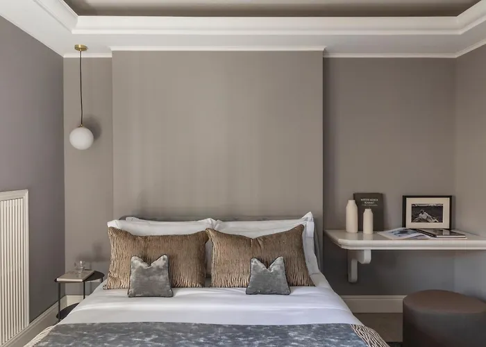 Naman Hotellerie - Condotti 4*